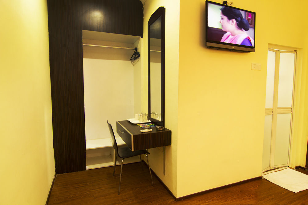 โอโย 327 บัดดี้ส์ โฮเต็ล - Sanitized Stay กัวลาลัมเปอร์ ภายนอก รูปภาพ